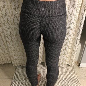Size 6 black and white lululemon leggings